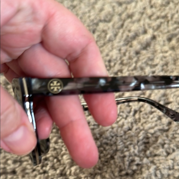 Oversized Black Mirror Fashion Sunglasses - Picture 3 of 7